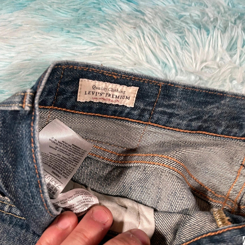 Blue Levi’s 501 Jeans Straight Leg - 30W 34L