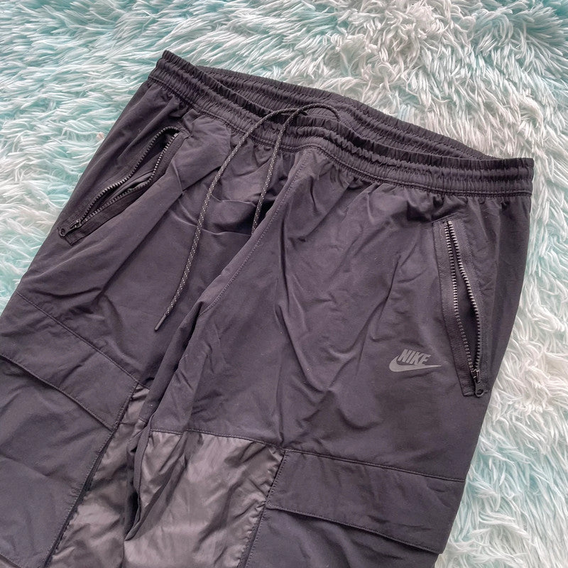 Black Nike Cargo Tracksuit Bottoms - XXL