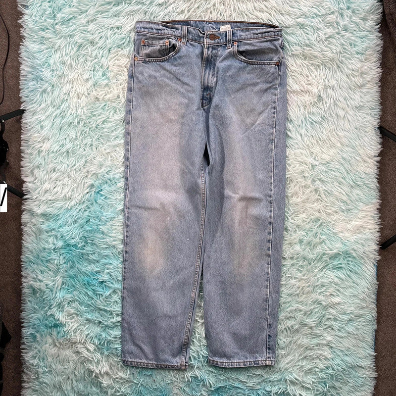 Vintage 90s Lightwash Levi’s Jeans 555 Relaxed Straight Leg - 34W 30L