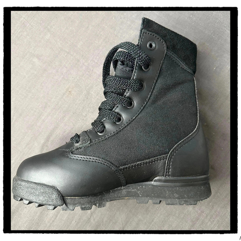 Vintage 90s Original Black Hi-Tec Magnum Workwear Boots Steelcap - UK2