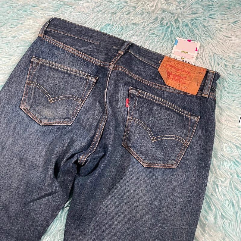 Blue Levi’s Jeans 501 Straight Leg - 32W 30L