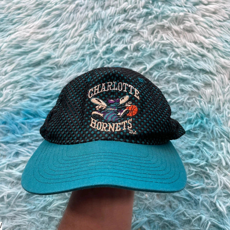 Vintage 90s Charlotte Hornets Starter Cap