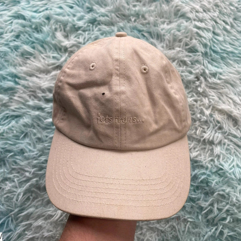 Beige iets frans Cap Urban Outfitters