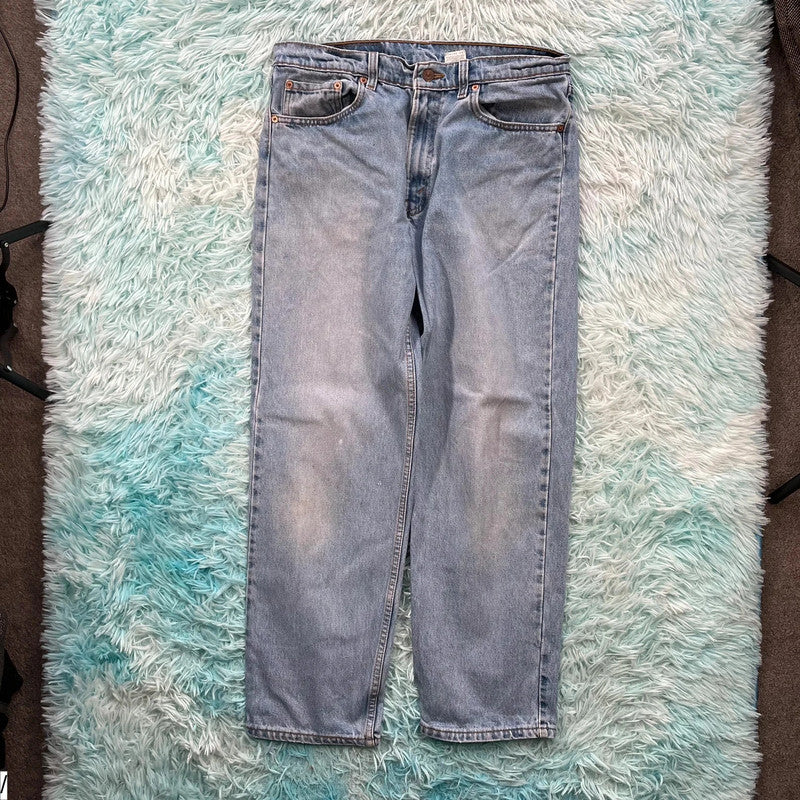 Vintage 90s Lightwash Levi’s Jeans 555 Relaxed Straight Leg - 34W 30L