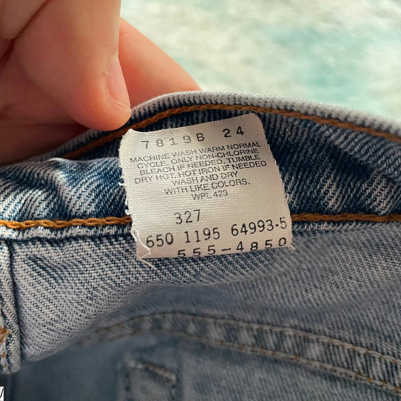Vintage 90s Lightwash Levi’s Jeans 555 Relaxed Straight Leg - 34W 30L