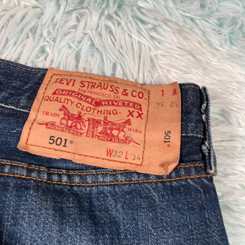 Blue Levi’s Jeans 501 Jeans Straight Leg - W32 L34