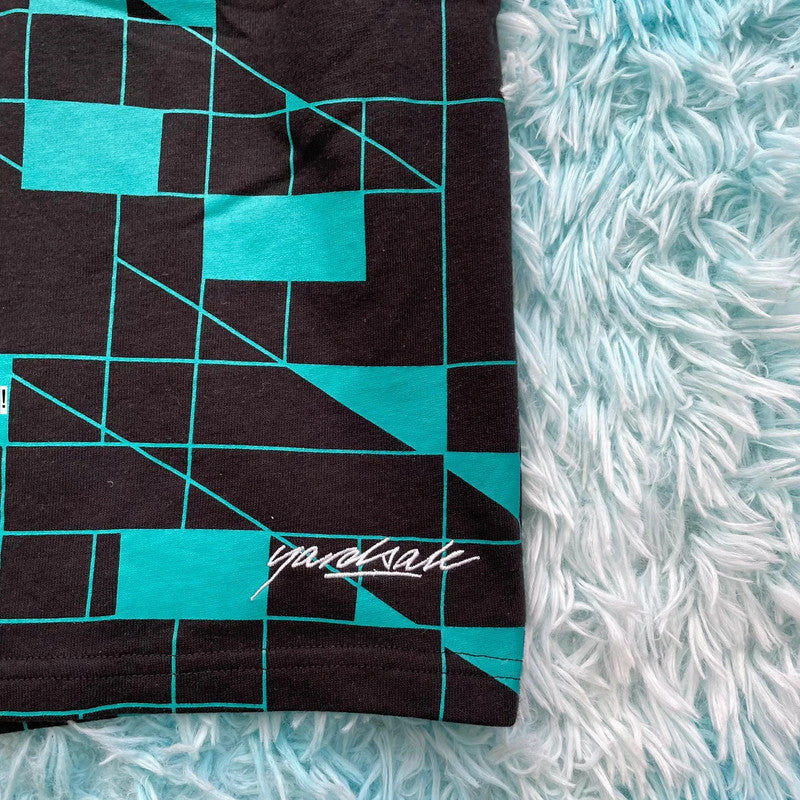 Black & Turquoise Yardsale Shorts - Medium