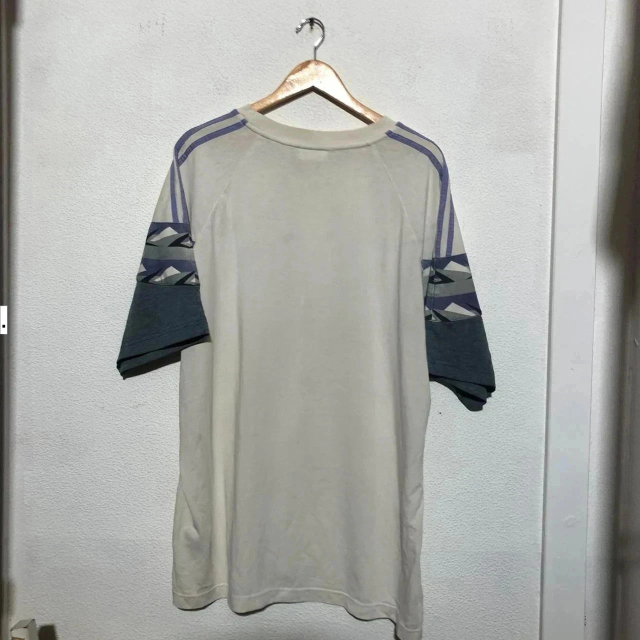 Vintage 90s White & Purple Adidas Retro patterned T Shirt - XXL