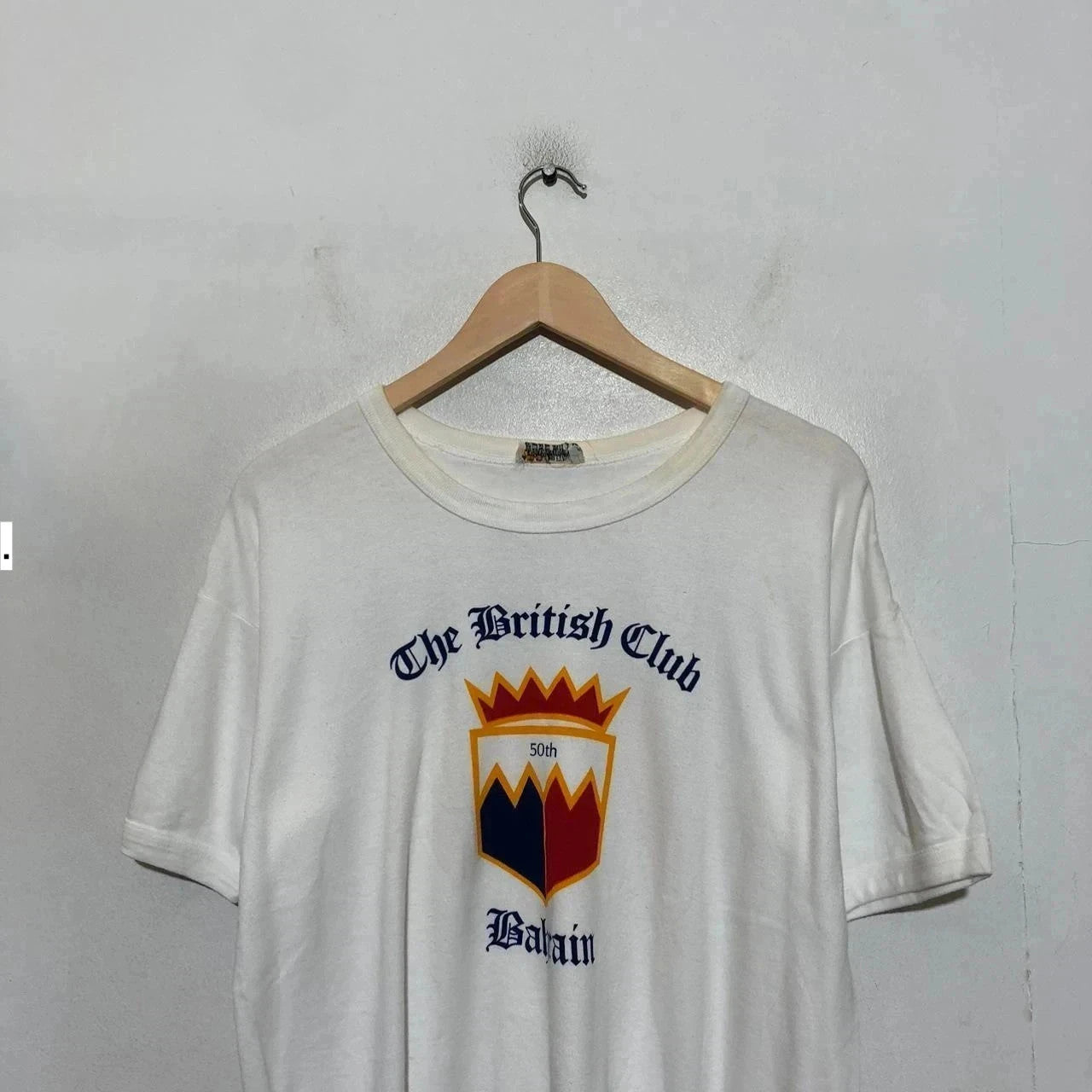 Vintage 80s 1985 The British Club Bahrain Graphic T Shirt - Large