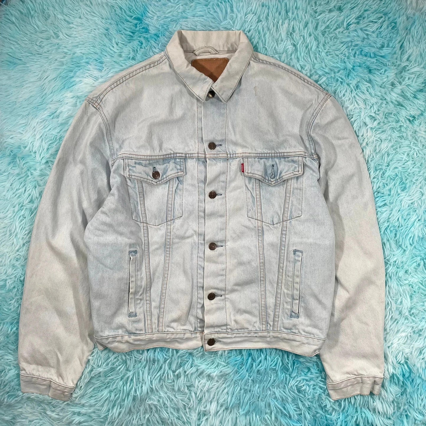Vintage Lightwash Levi’s Denim Jacket - Large