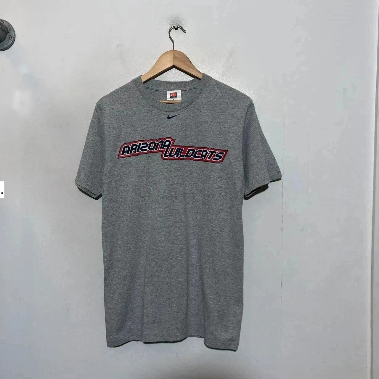 Vintage 90s Grey Nike T Shirt Arizona Wildcats Centre Swoosh - Small