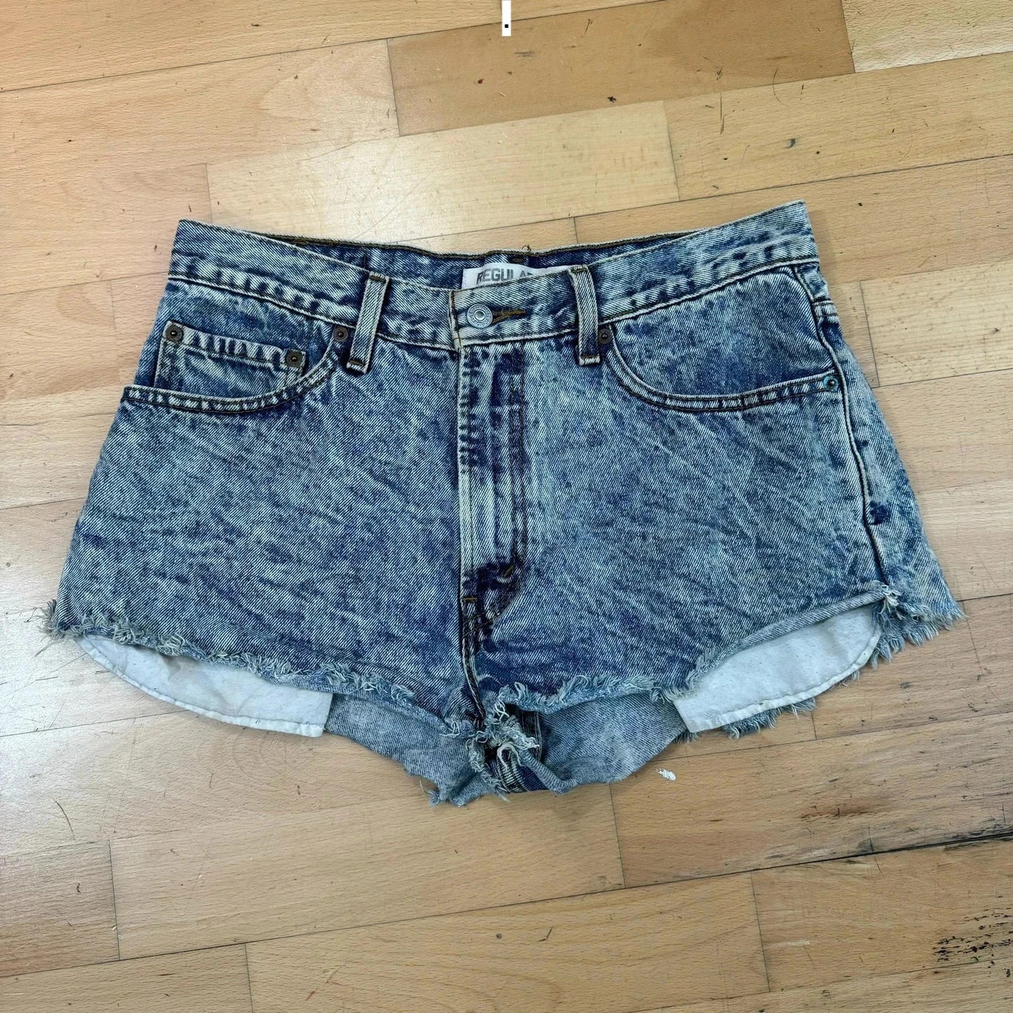 Vintage Acid Wash Levi’s Hot Pants Shorts - 32W