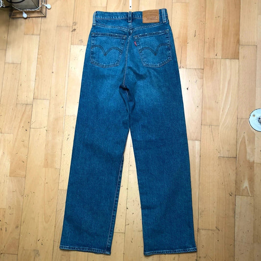 Vintage Blue Levi’s Jeans High Waist Straight Jeans - 24W 27L