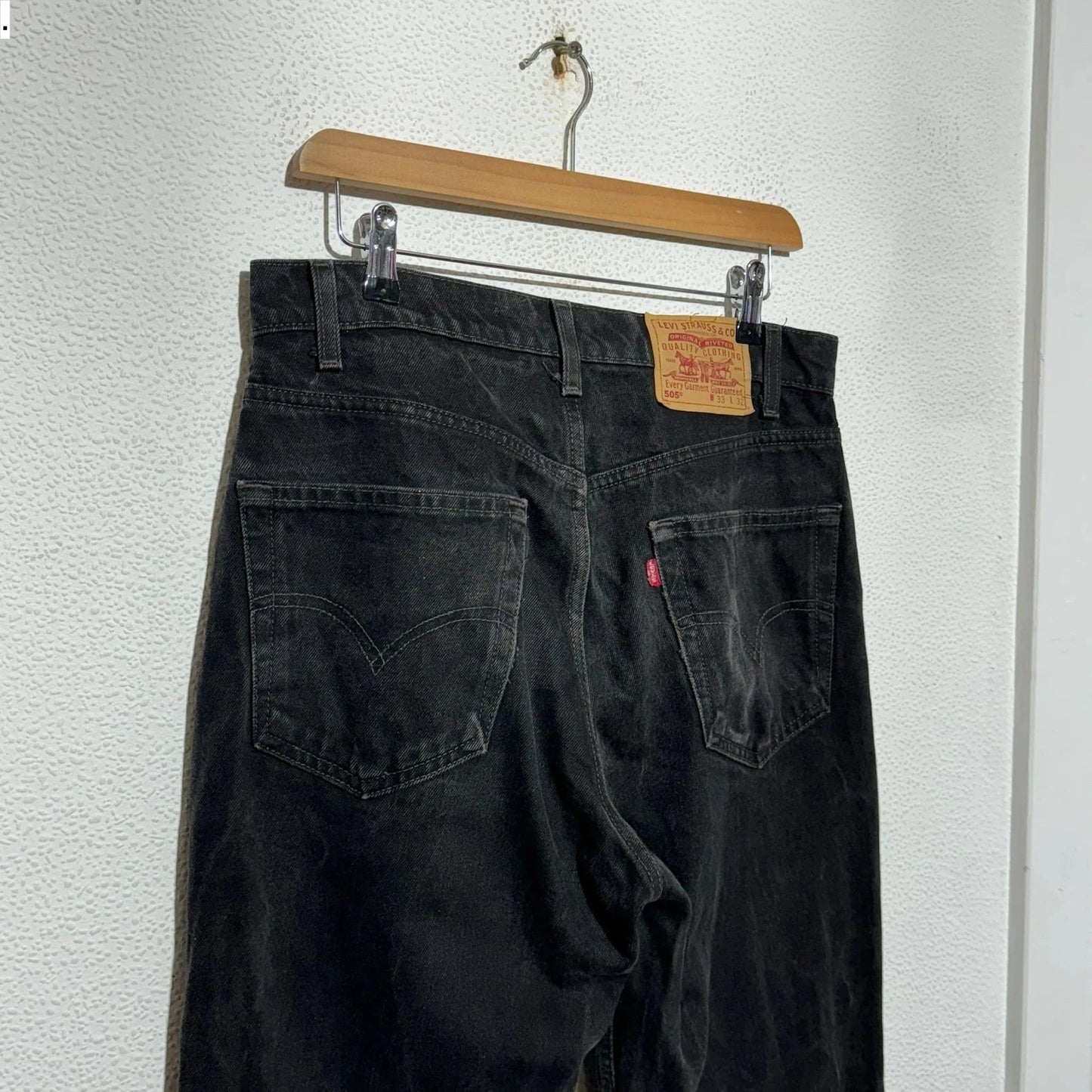 Vintage 90s Black Levi’s 505 Jeans Straight Baggy - W33 L32