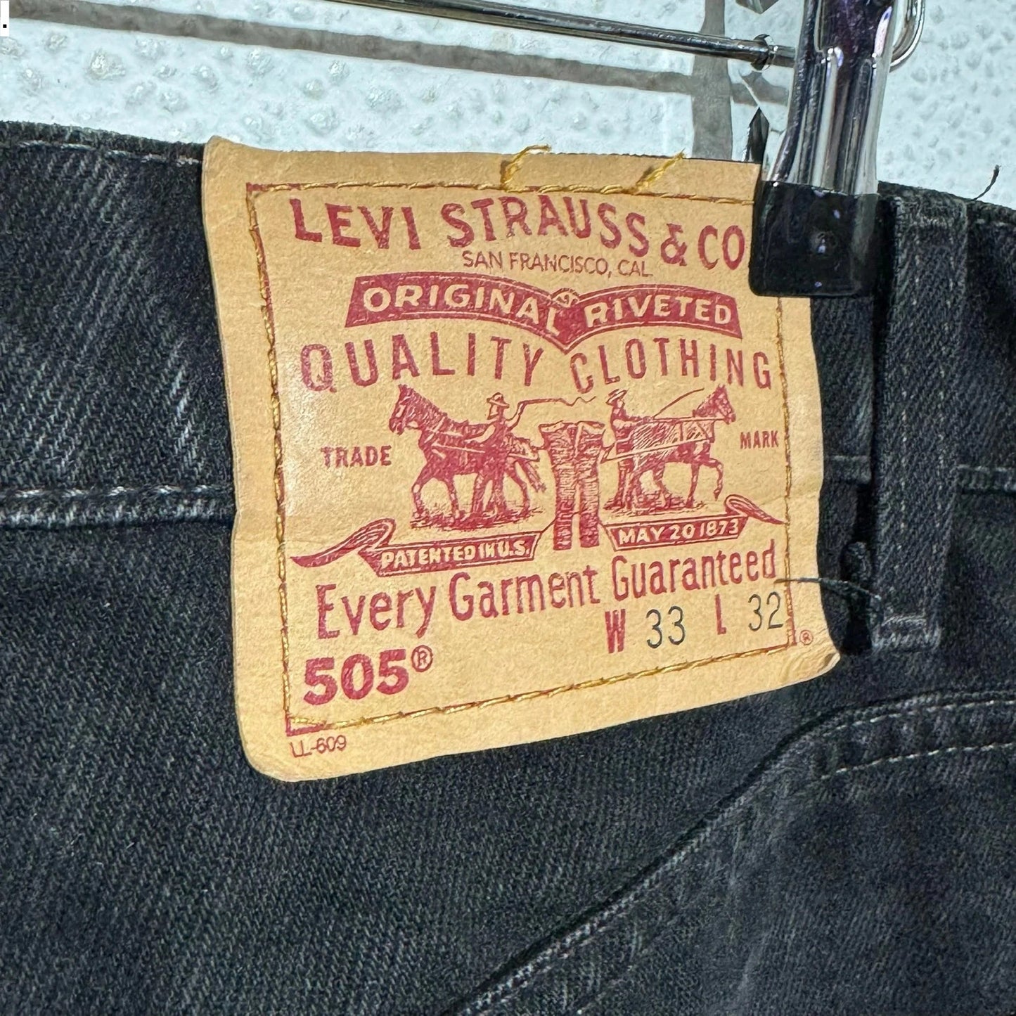 Vintage 90s Black Levi’s 505 Jeans Straight Baggy - W33 L32