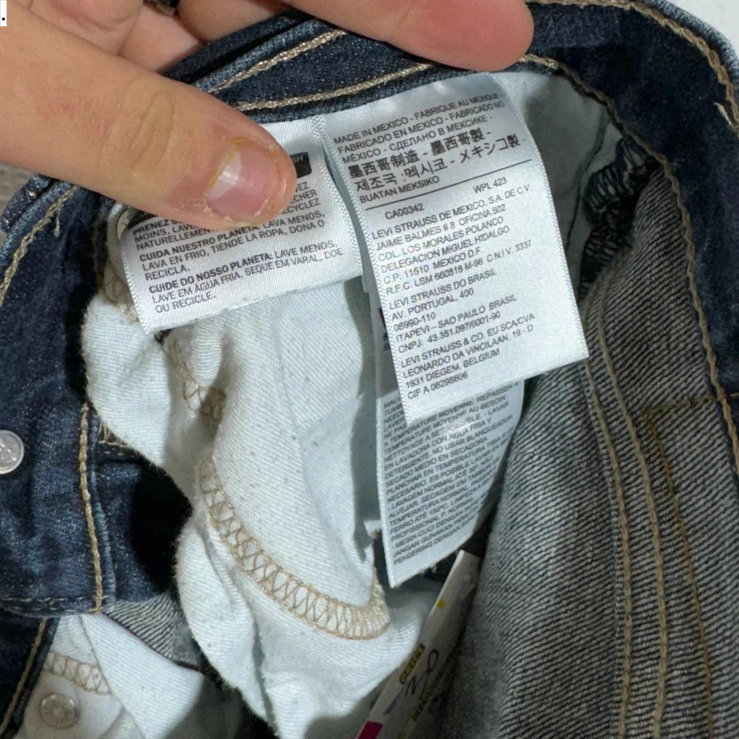 Blue Levi’s 511 Jeans Slim Straight Leg - 32W 32L