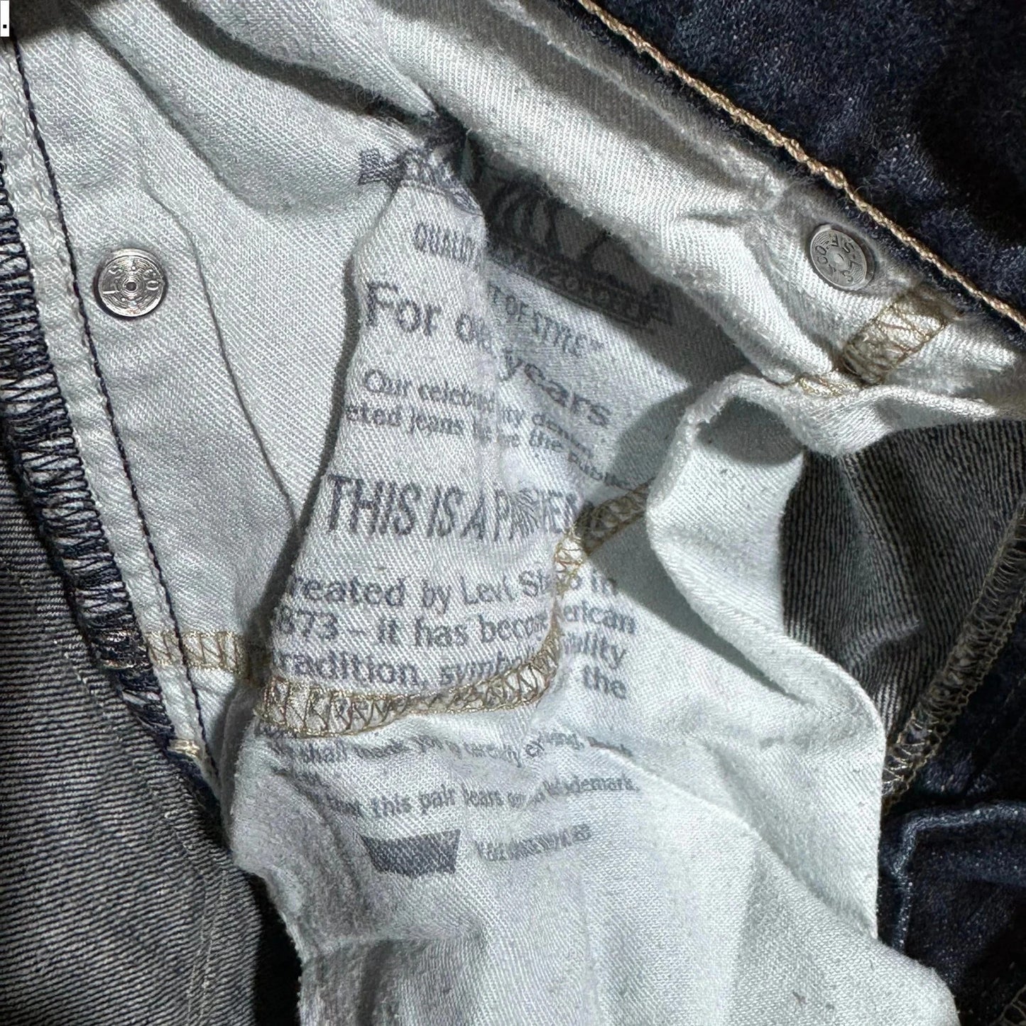 Blue Levi’s 511 Jeans Slim Straight Leg - 32W 32L