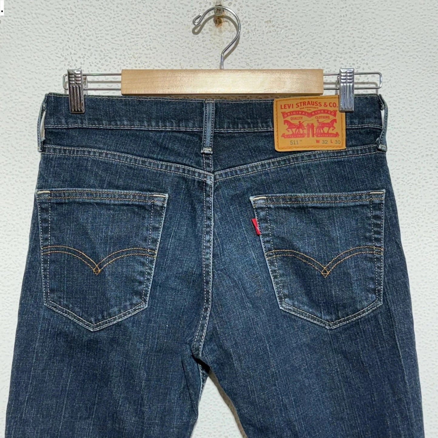 Blue Levi’s 511 Jeans Slim Straight Leg - 32W 32L