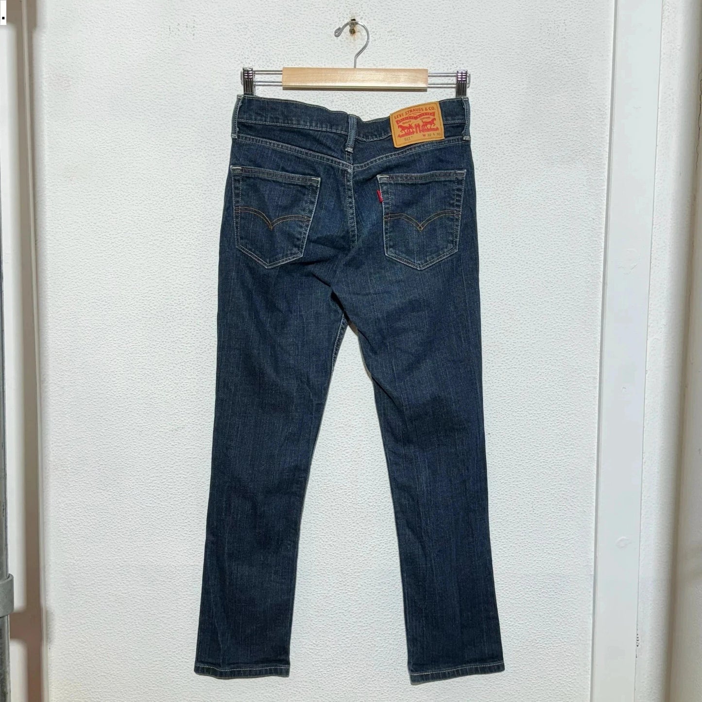 Blue Levi’s 511 Jeans Slim Straight Leg - 32W 32L