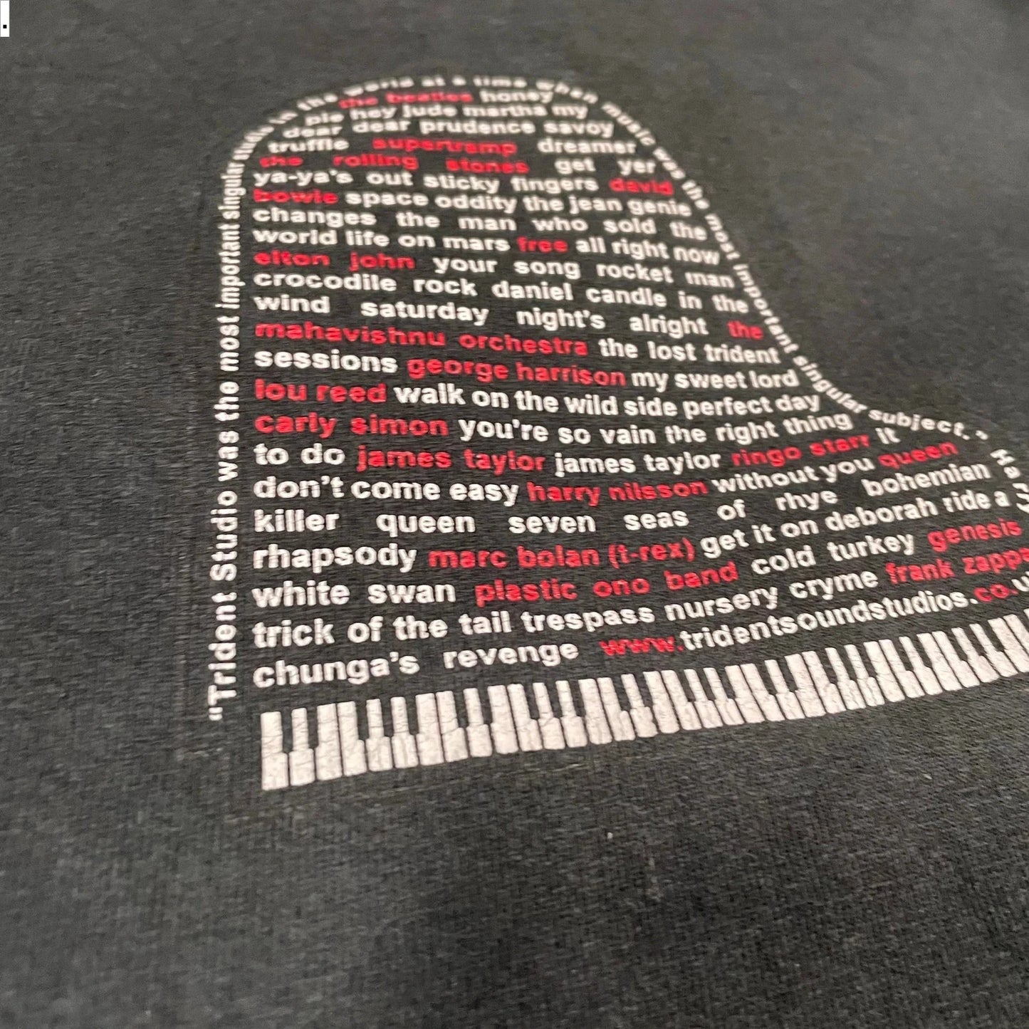 Vintage 00s Black Trident Sound Studios Music Graphic T Shirt - Medium