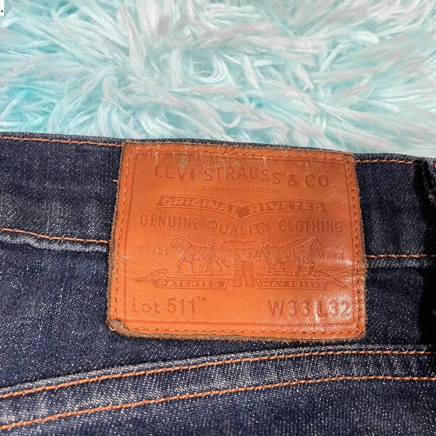 Navy Levi’s 511 Jeans Slim Leg Premium - 33W 32L