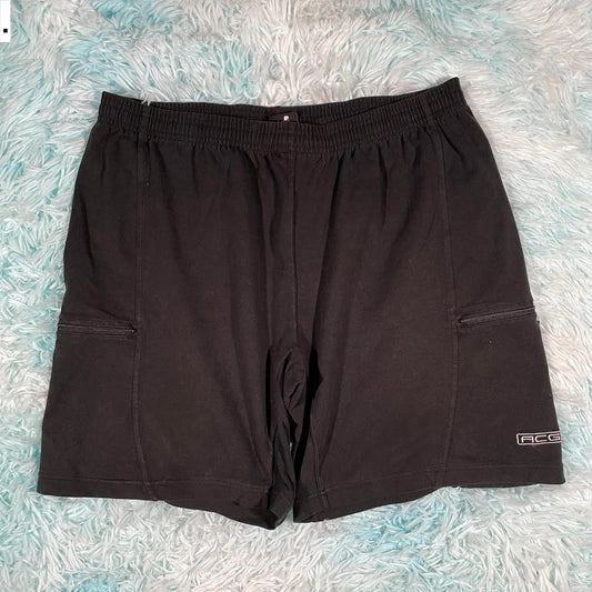 Vintage Black Nike ACG Shorts - XL