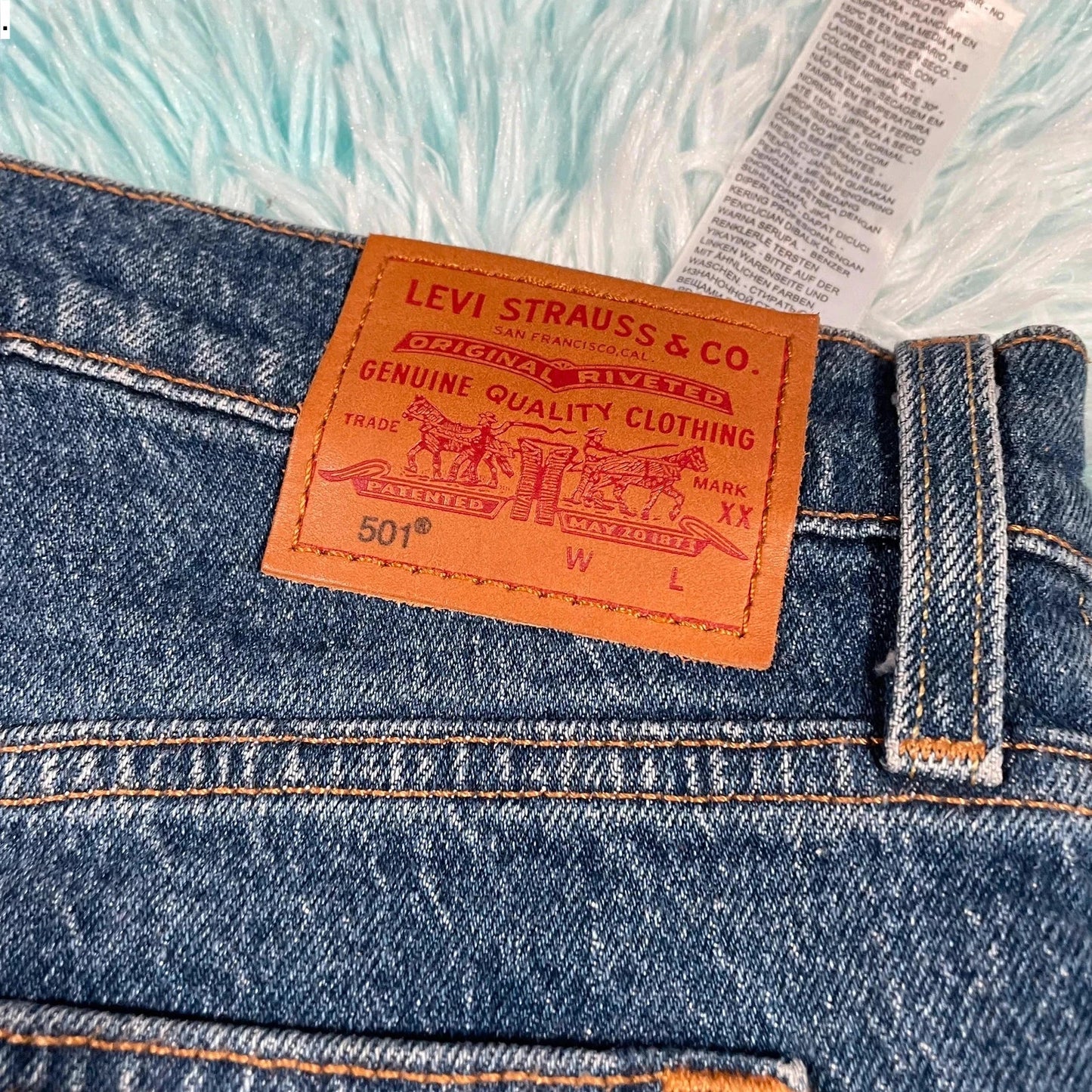Blue Levi’s Denim Shorts Jorts - 32W