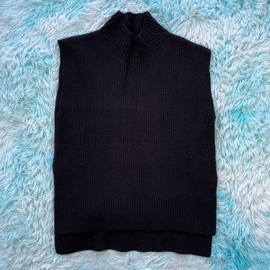 Black Cefinn Vest Jumper - Small