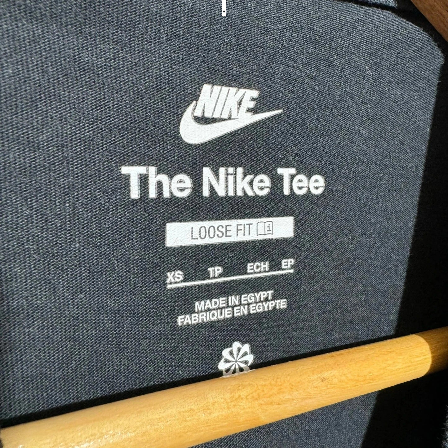 Black Nike T Shirt Centre Swoosh - XS