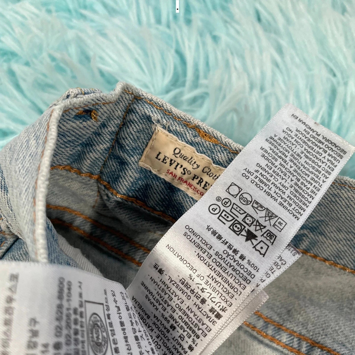 Vintage Levi’s 501 Jeans Lightwash Straight Leg - 36W 30L