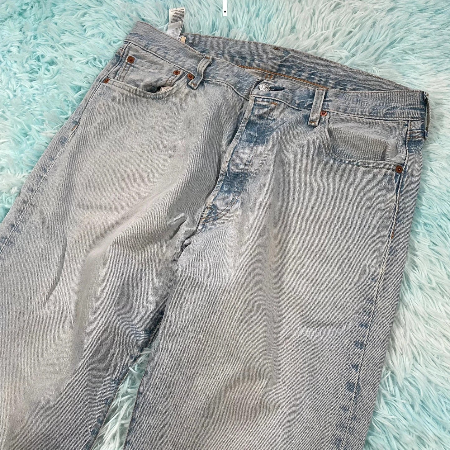 Vintage Levi’s 501 Jeans Lightwash Straight Leg - 36W 30L