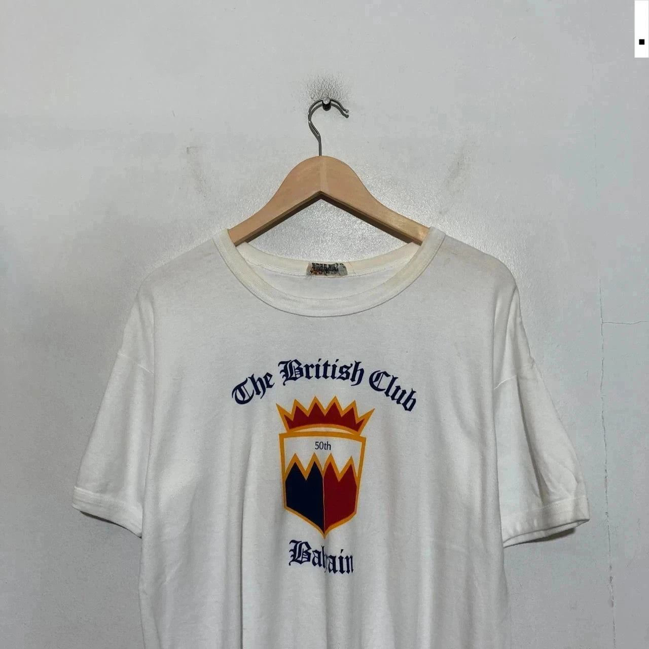 Vintage 80s 1985 The British Club Bahrain Graphic T Shirt - Large