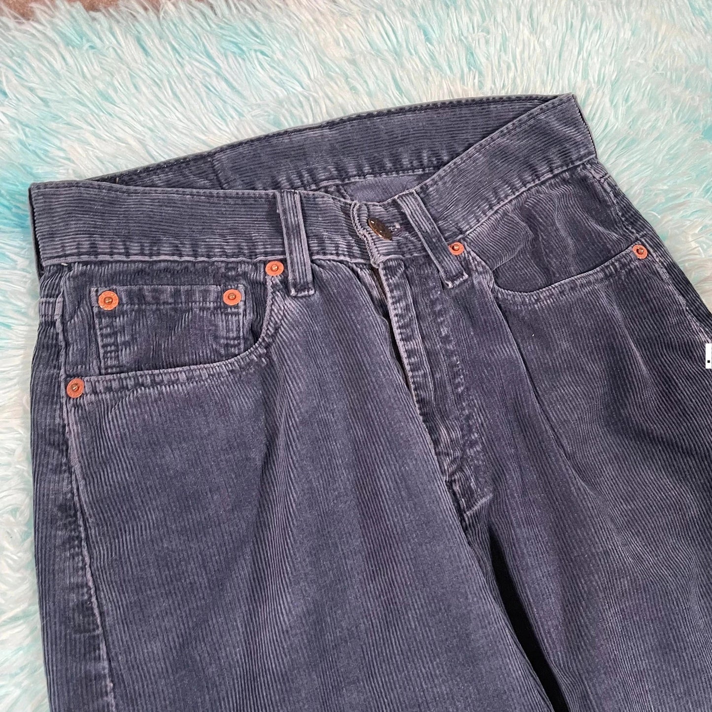 Vintage 90s Navy Levi’s Corduroy Trousers - W26 L34