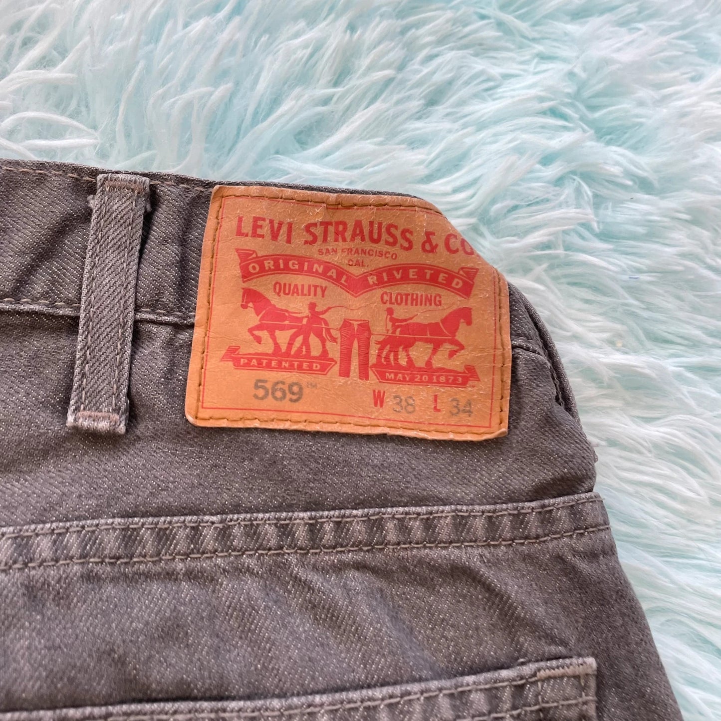 Vintage Grey Levi’s 569 Jeans - 38W 34L