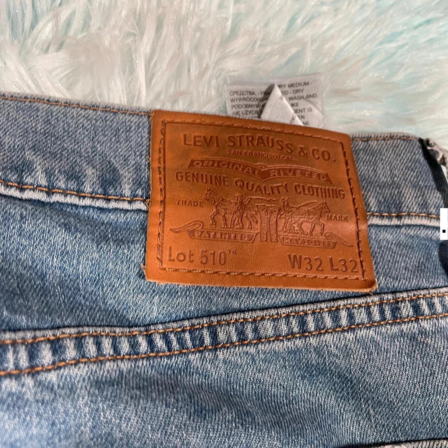 Blue Levi’s 510 Jeans Slim Fit - 32W 32L