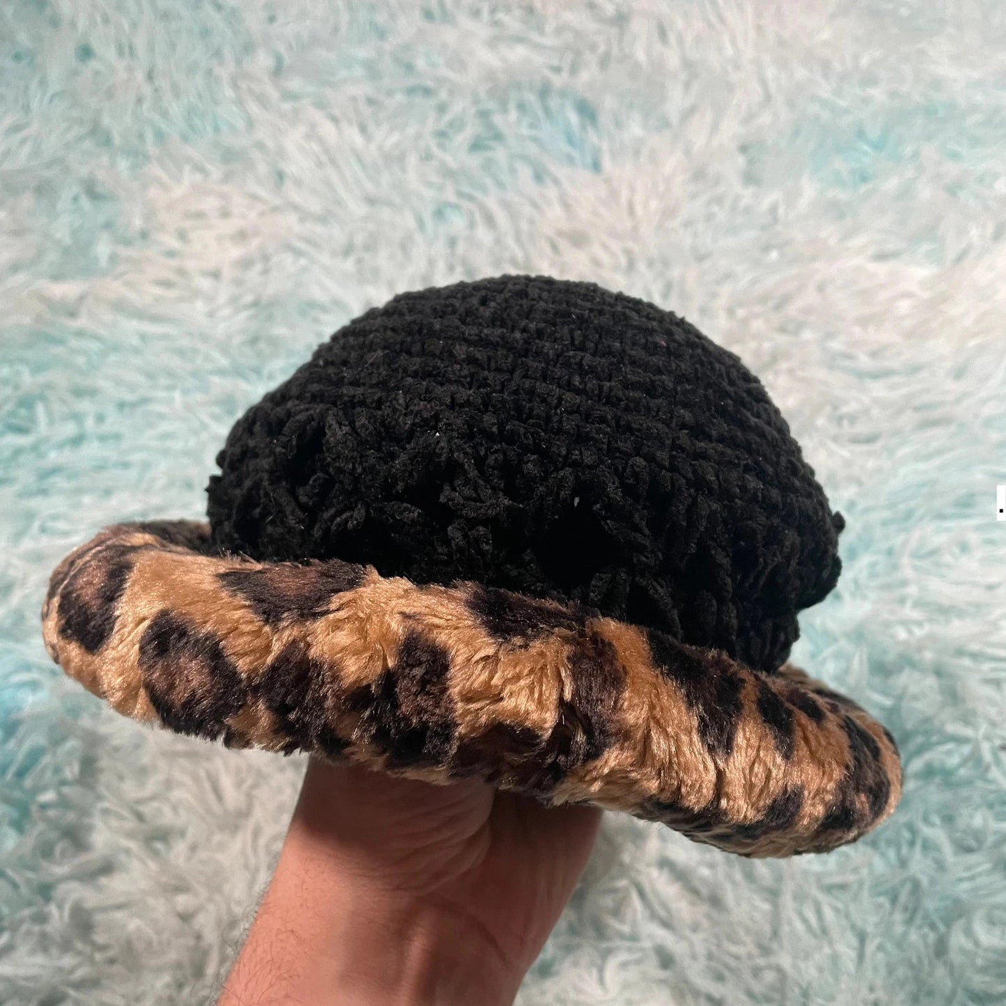 Vintage 80s Black Leopard Print Crochet Hat