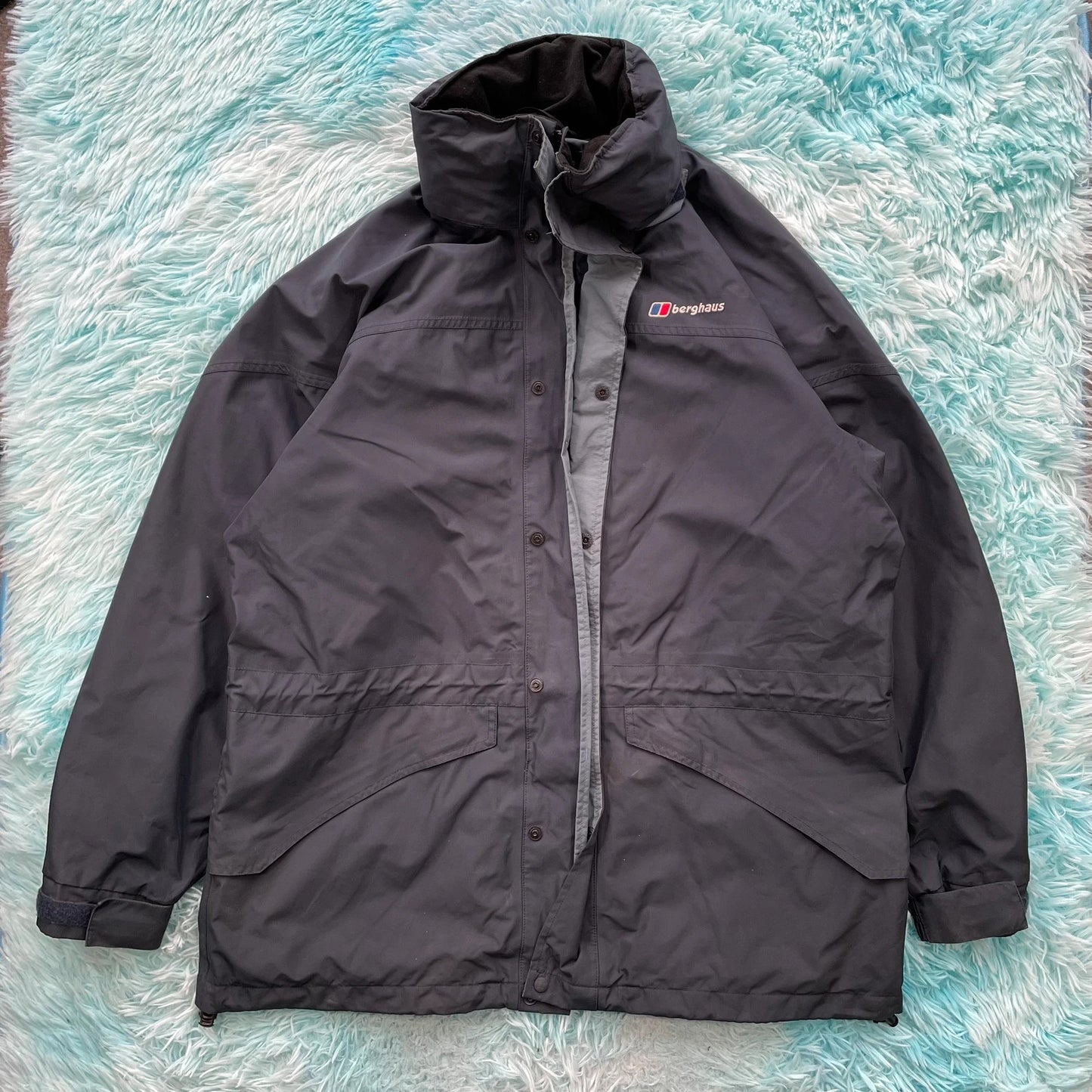 Grey Berghaus Gore-tex Windbreaker Jacket - Large