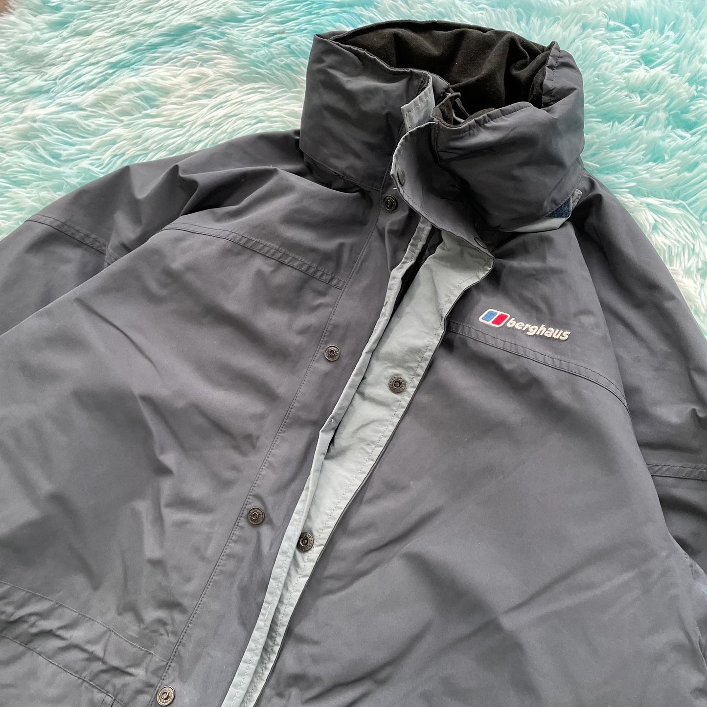 Grey Berghaus Gore-tex Windbreaker Jacket - Large