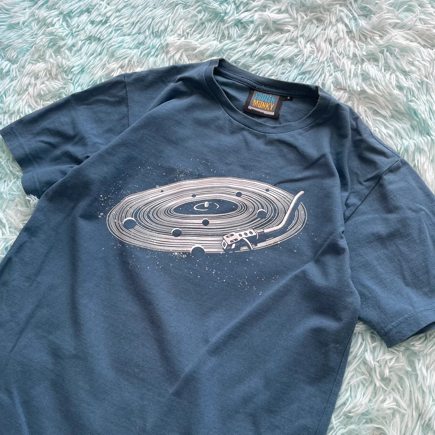 Vintage 00s Navy Vinyl Graphic T Shirt - Small