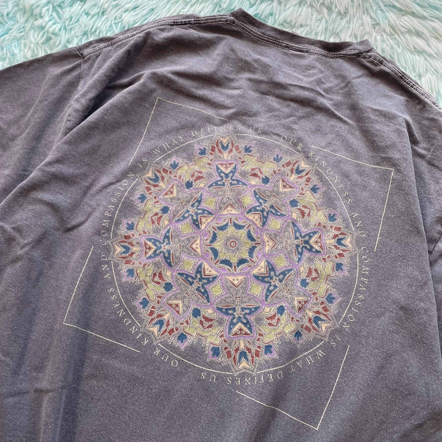 Grey Urban Outfitters Graphic T Shirt - Large