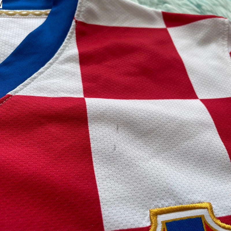 2008 Croatia Football Shirt Nike - Small