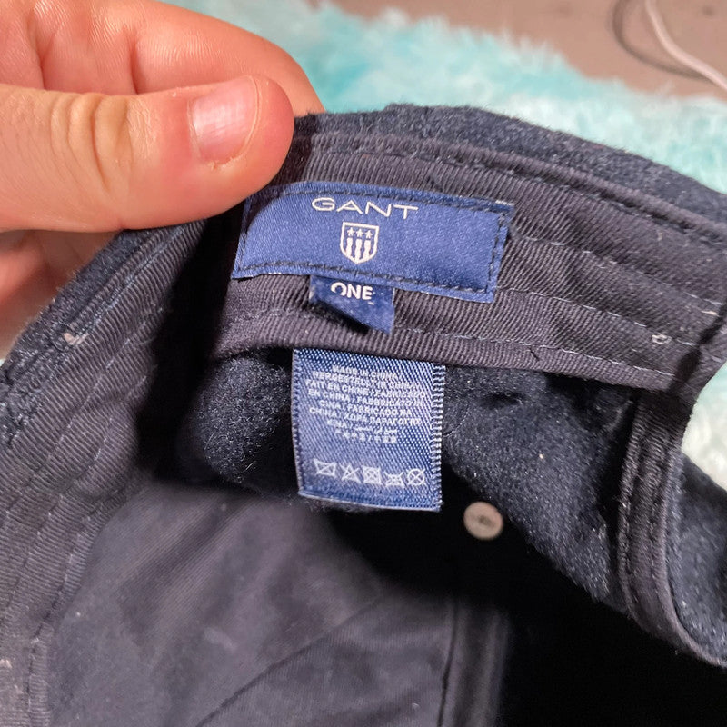 Navy Gant Cap