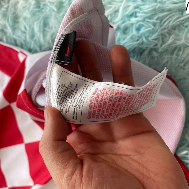 2008 Croatia Football Shirt Nike - Small