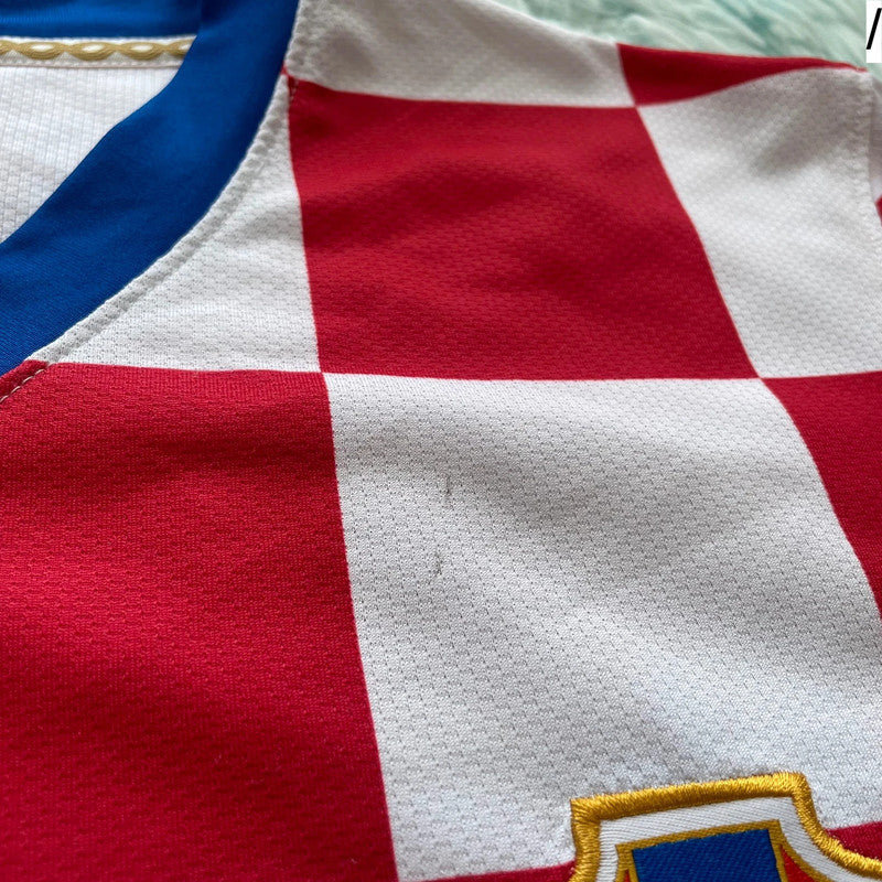 2008 Croatia Football Shirt Nike - Small