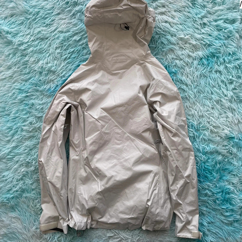 White Patagonia Waterproof Jacket - Womens XS