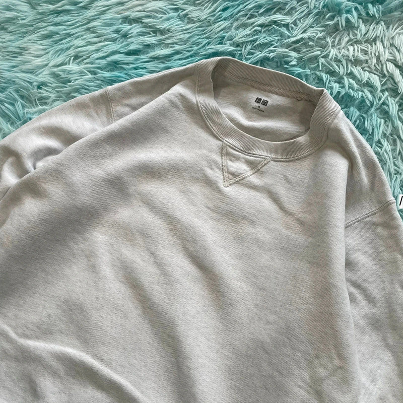White Uniqlo Sweatshirt Plain Blank - Medium