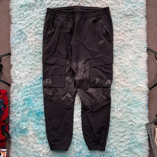 Black Nike Cargo Tracksuit Bottoms - XXL