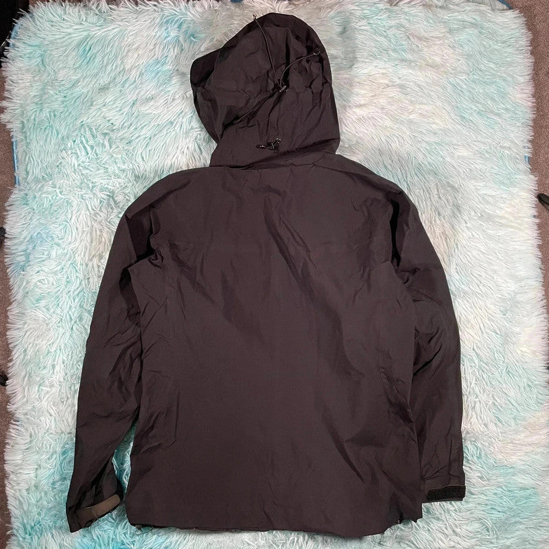 Black Arc’teryx Beta AR Windbreaker Jacket - Womens Large
