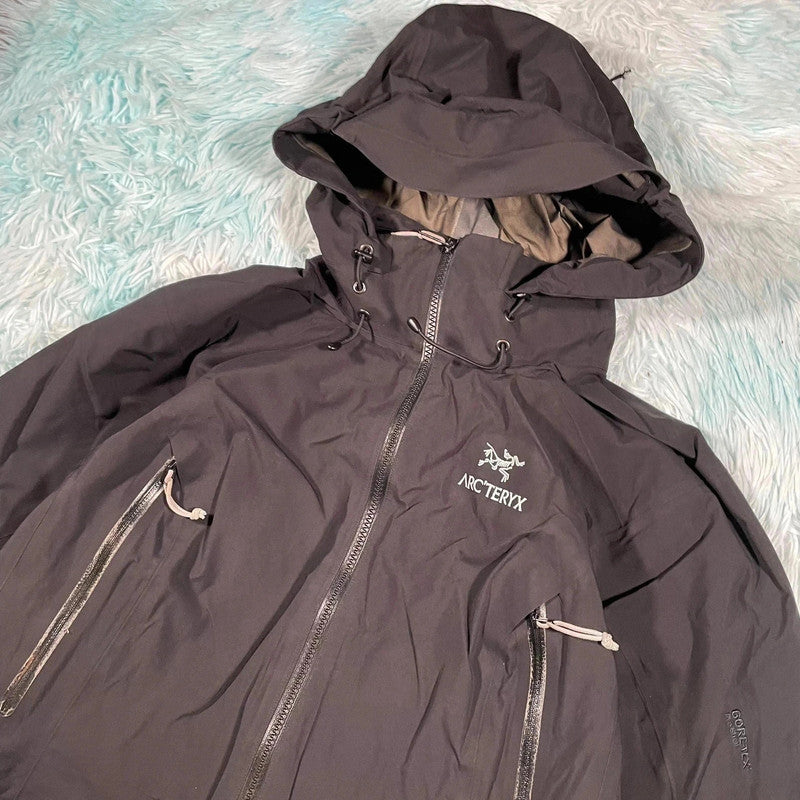 Black Arc’teryx Beta AR Windbreaker Jacket - Womens Large