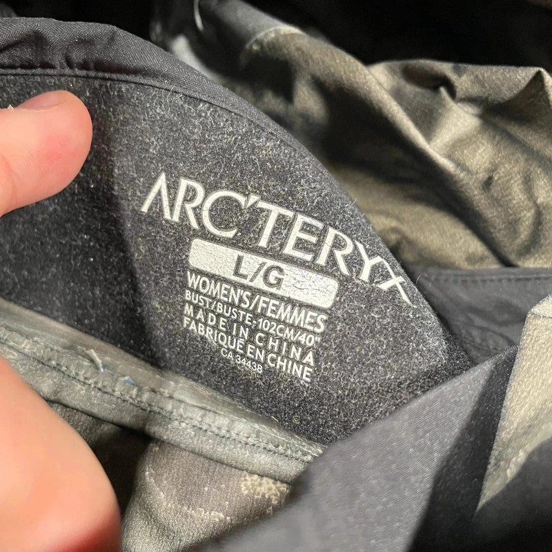 Black Arc’teryx Beta AR Windbreaker Jacket - Womens Large